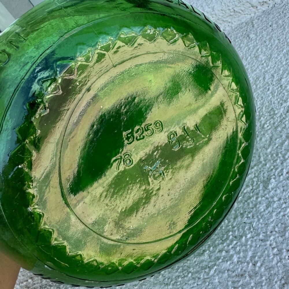 vintage green glass one-gallon jug with a small finger-loop handle 70s decor - Picture 5 of 6